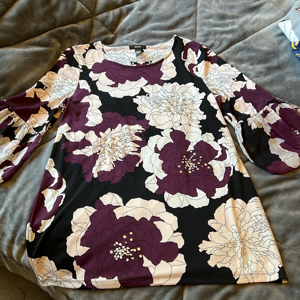 ALFANI Floral Tunic Size Medium